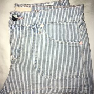 ✨NWOT ROXY blue & white denim shorts✨
